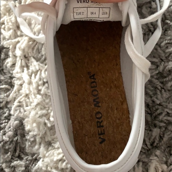 White sneakers - Picture 3 of 3